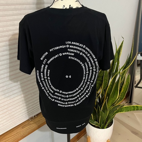 BEYONCÉ, Outside all summer 2023 Tour Tshit - Picture 2 of 7